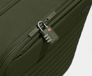//
Our TSA-accepted color-matching padlock keeps everything safe and secure.