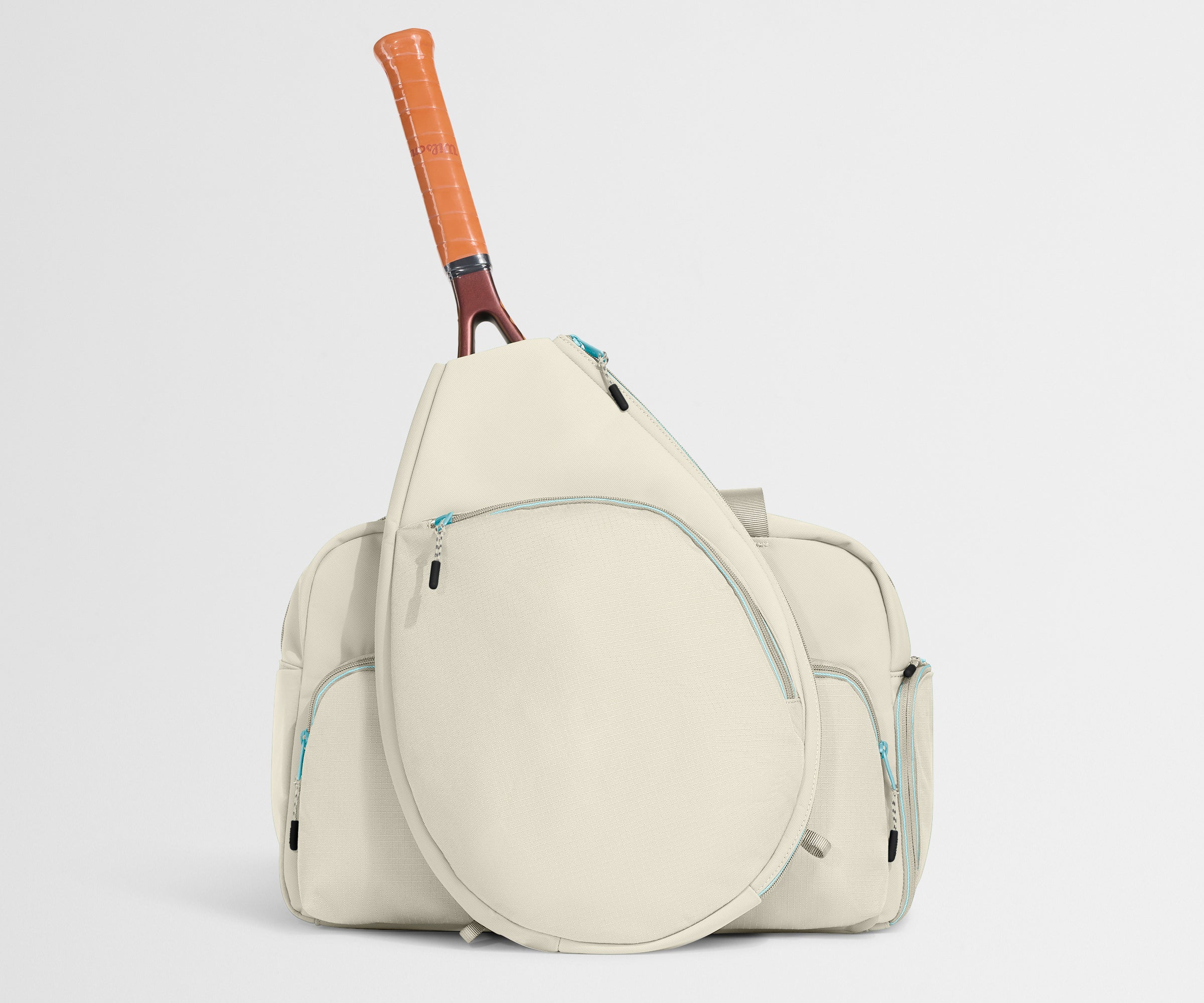 //
The Racket Bag seamlessly attaches with a magnetic back sleeve.