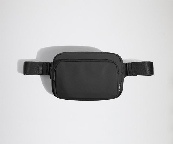 【AWAY】The Everywhere Sling Bag Small Crossbody Sling Bag in Jet Black | Away
