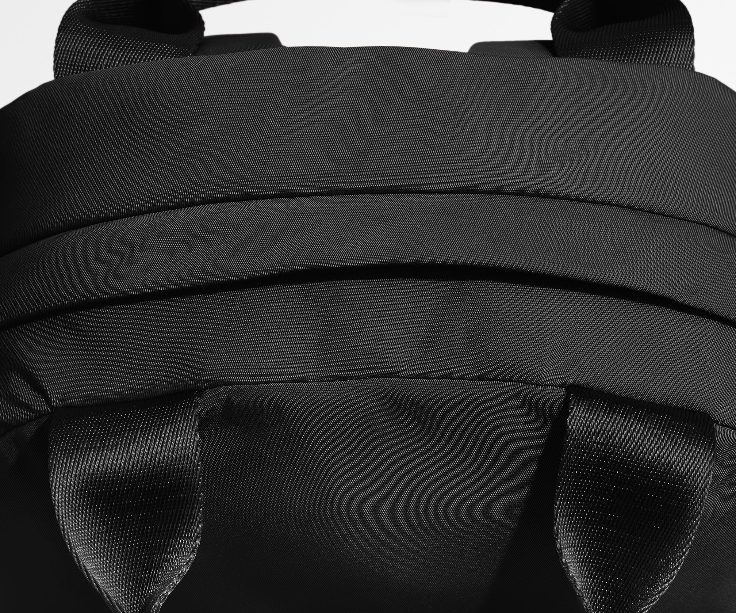 Detailed view of the featherlight material