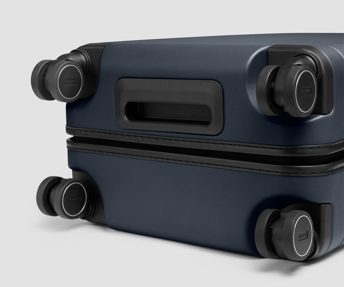 The Medium Flex 3 in Navy Blue