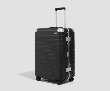 The Aluminum Edge Medium in Jet Black