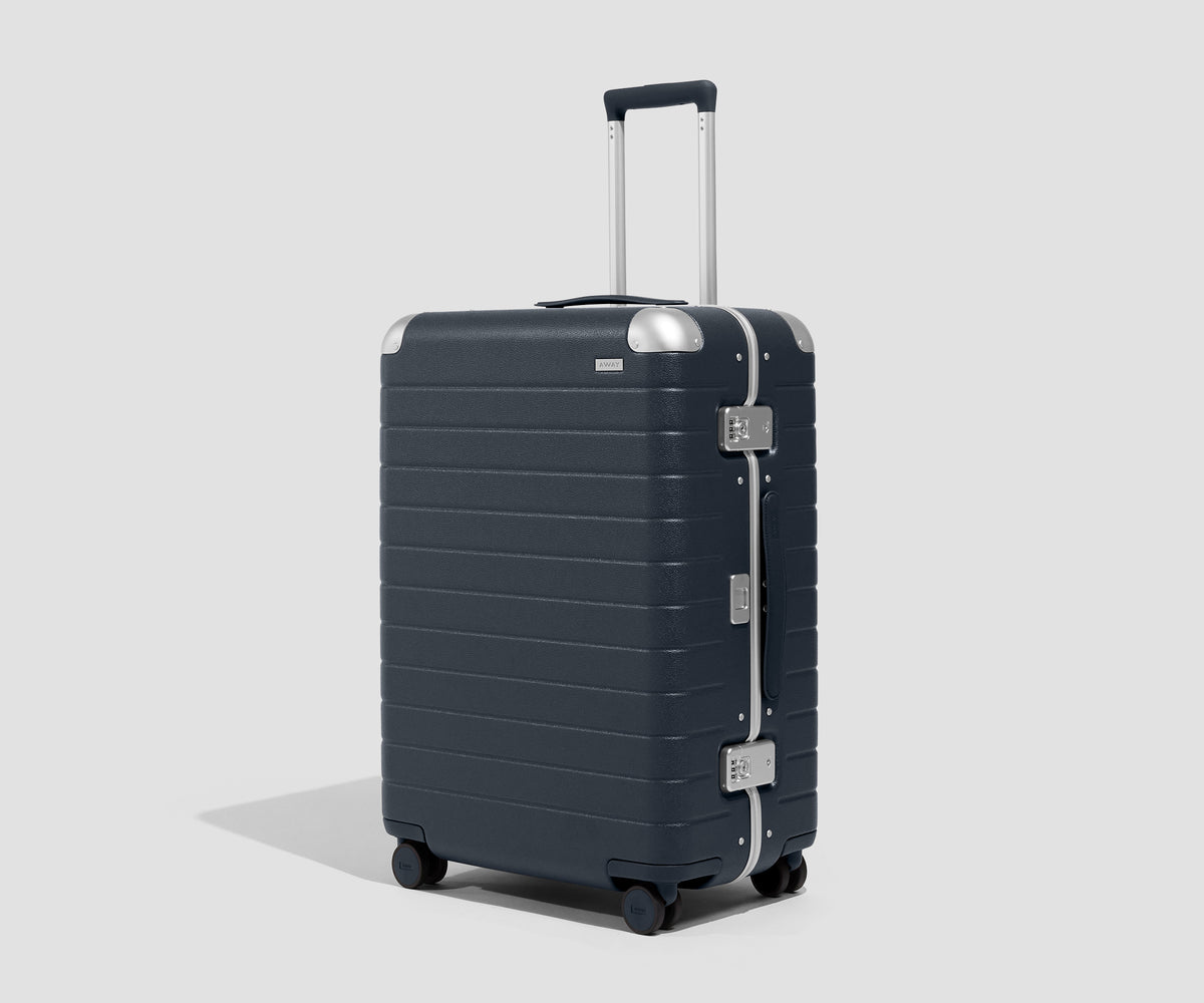 The Aluminum Edge Medium in Navy Blue