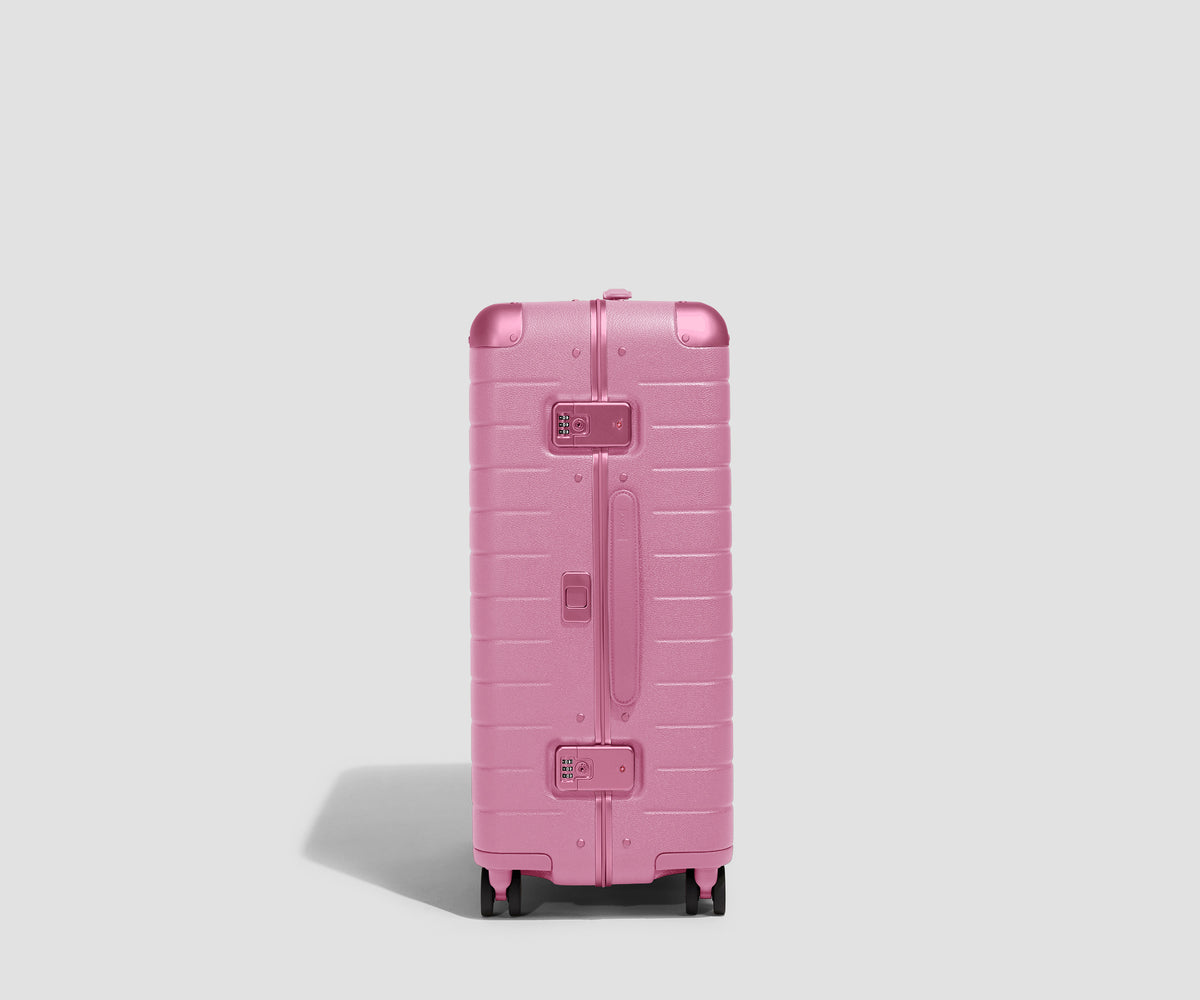 The Aluminum Edge Medium in Absolute Pink