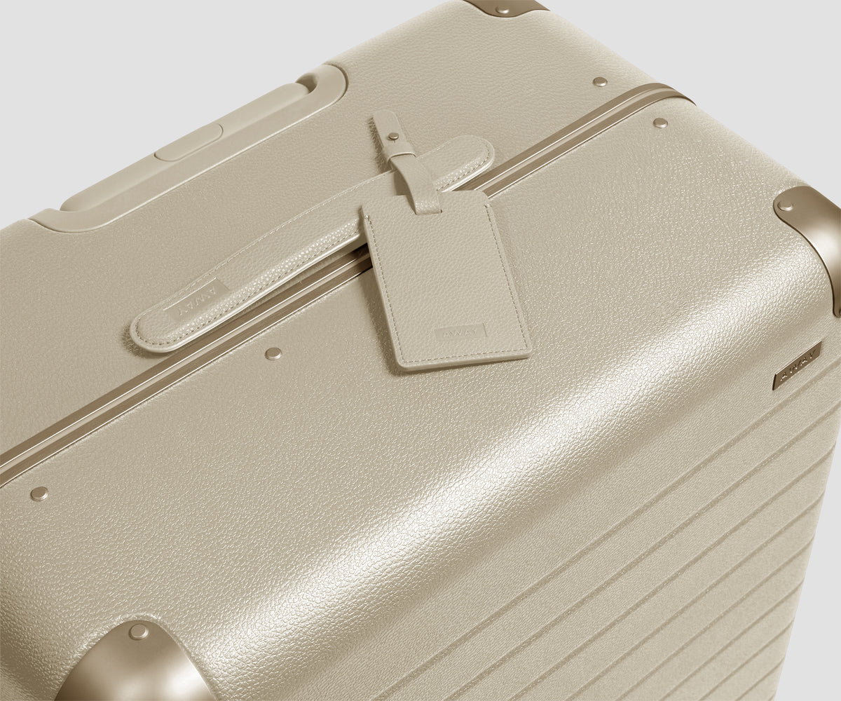 The Aluminum Edge Medium in Champagne White