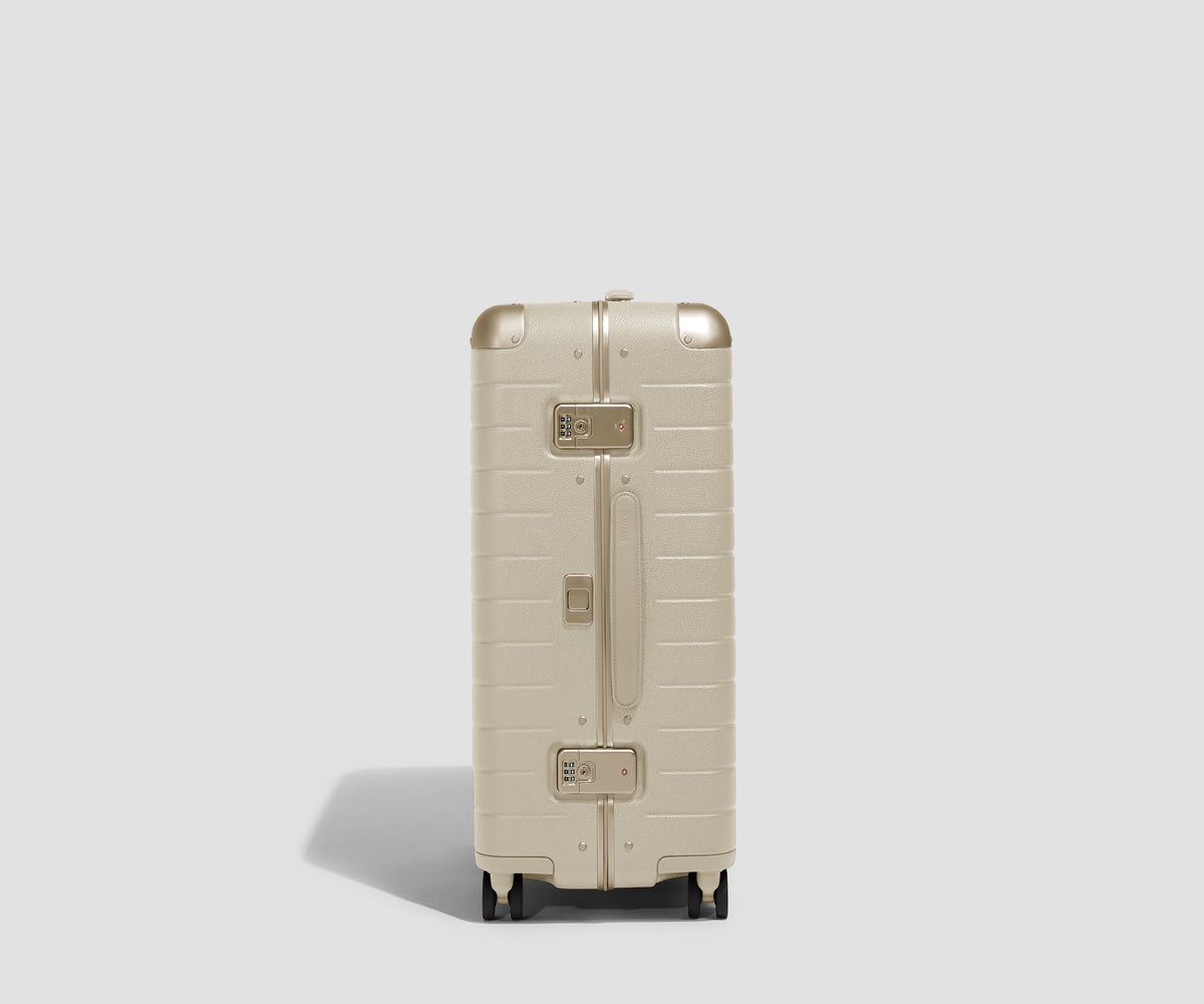 The Aluminum Edge Medium in Champagne White