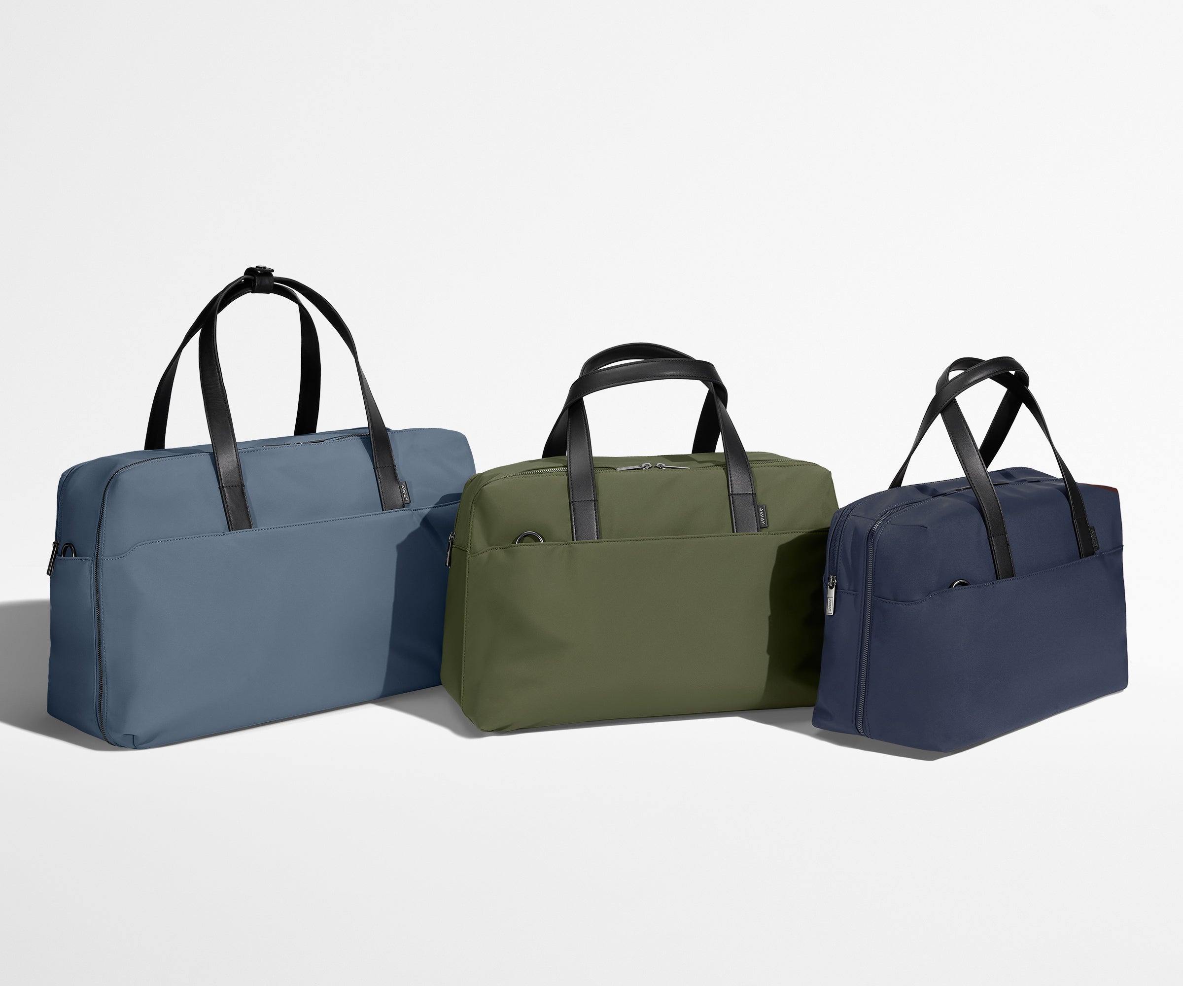 //
Find your perfect travel companion. The Everywhere Bag, The Overnight Bag, and The Weekender offer three sizes designed for every type of trip, from daily commutes to long weekends away.