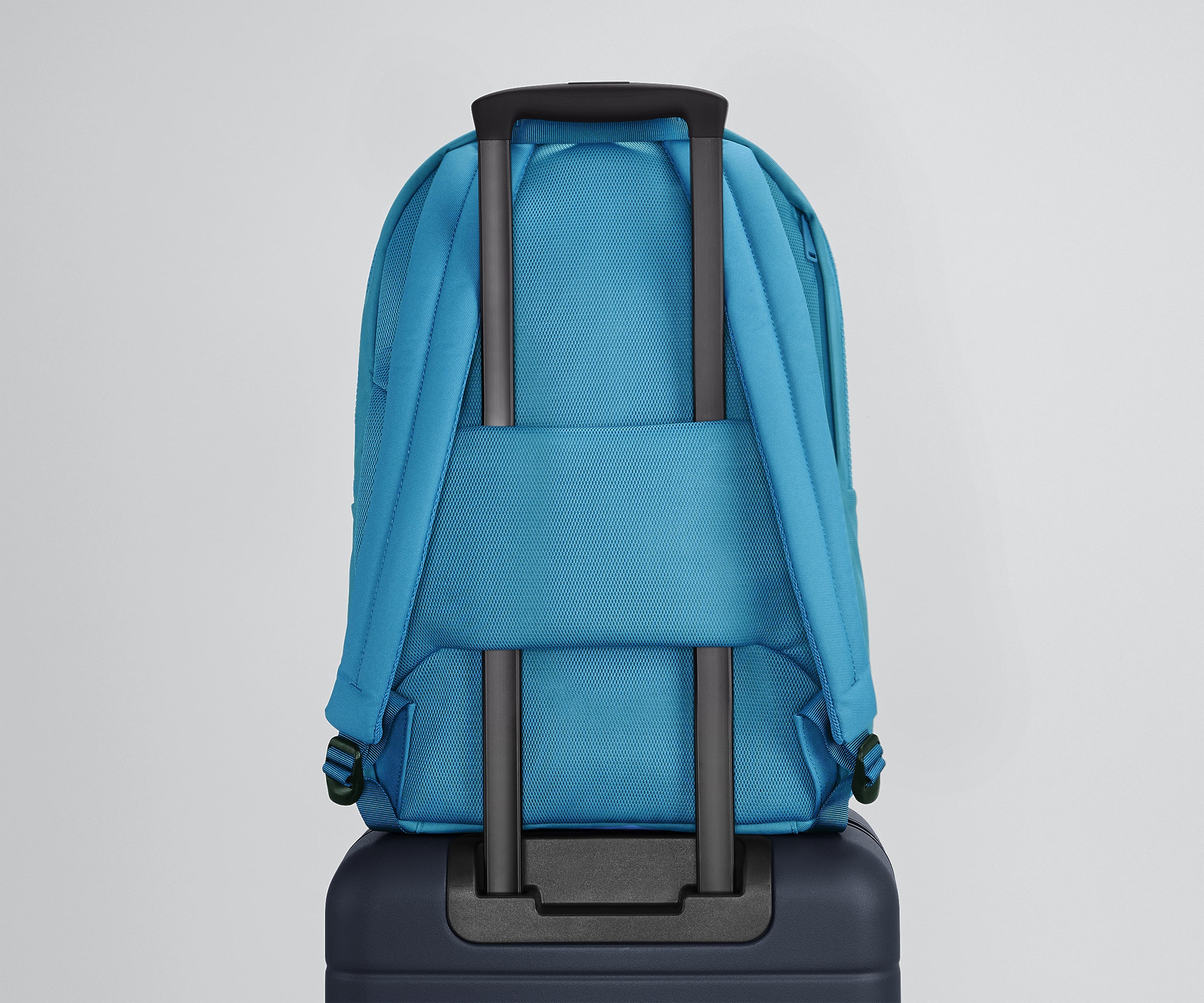 away travel far backpack Active Backpack 26L in Vivid Blue