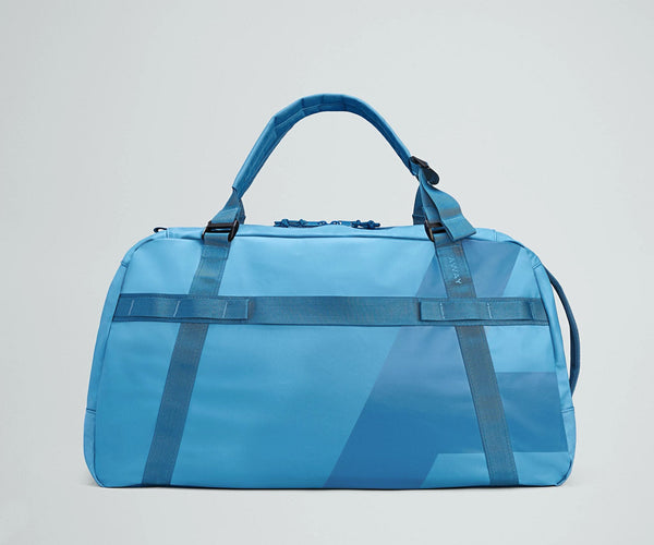 ￼極レア品ブルースリーWALK ON MY WAY ￼ORIGINALCDBOX Active Duffle 55L in Vivid Blue | Away