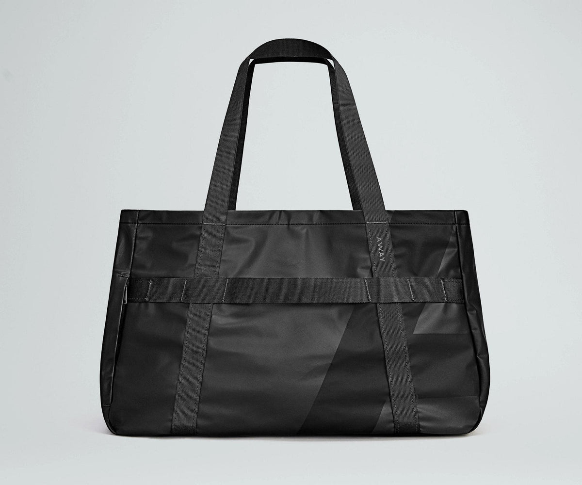 Front view of the Active Tote 45L with the handles up