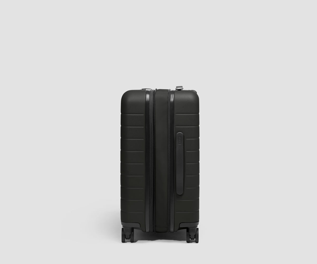 The Carry-On Flex 3 in Jet Black