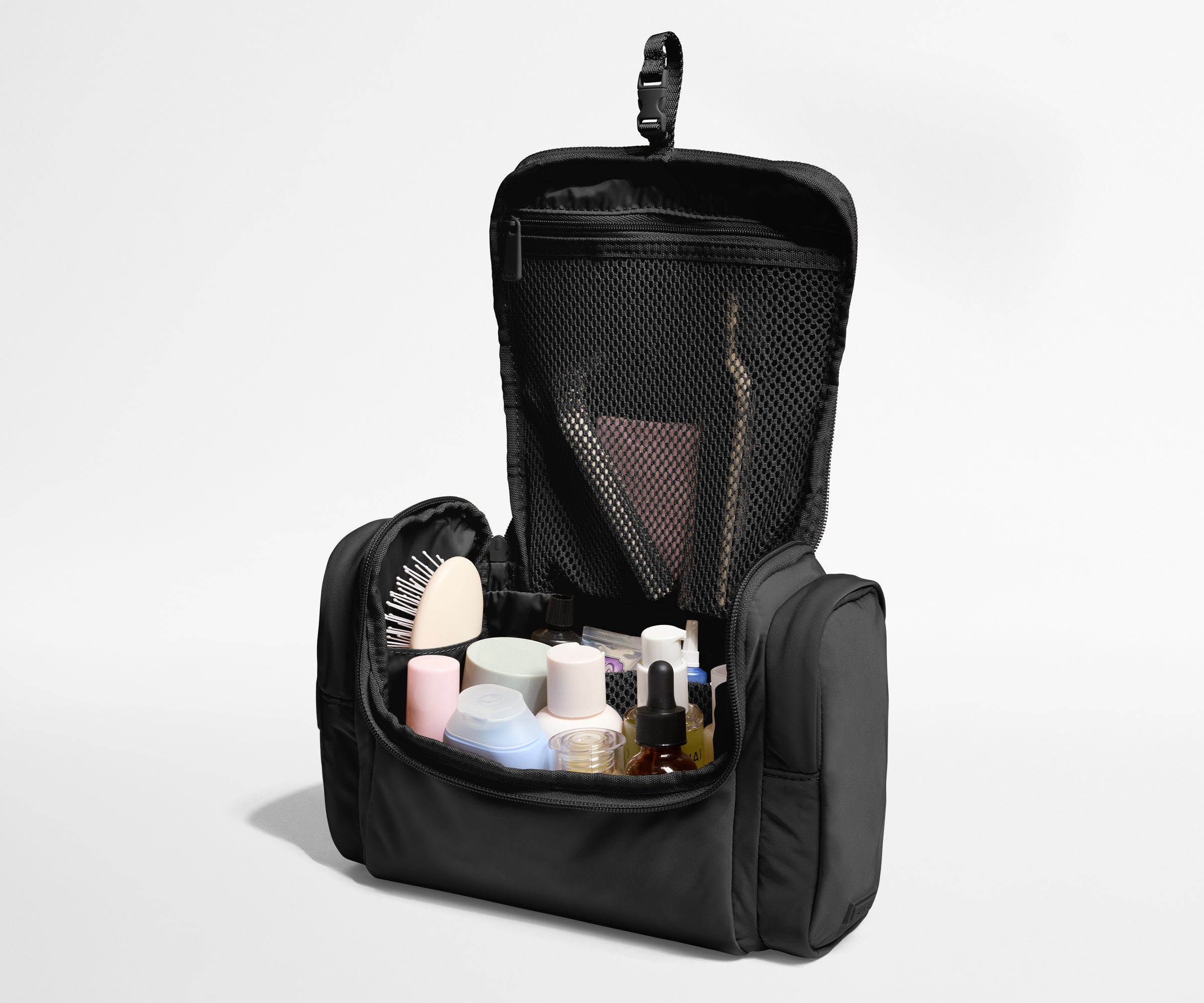 best vanity travel bags for men Away Featherlight Hanging Travel Vanity in Jet Black