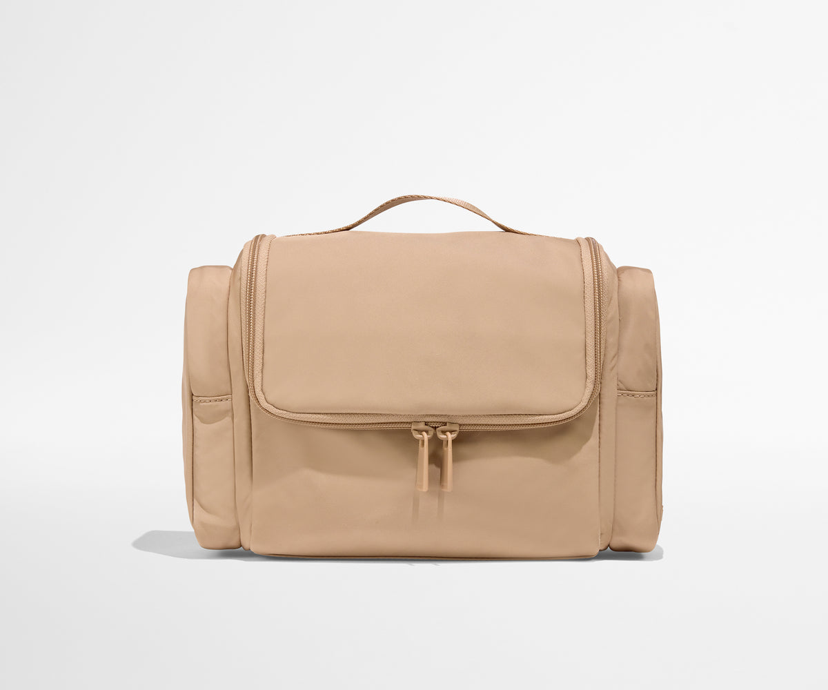 Hanging Featherlight Travel Vanity Toiletry Bag in Camel Brown
