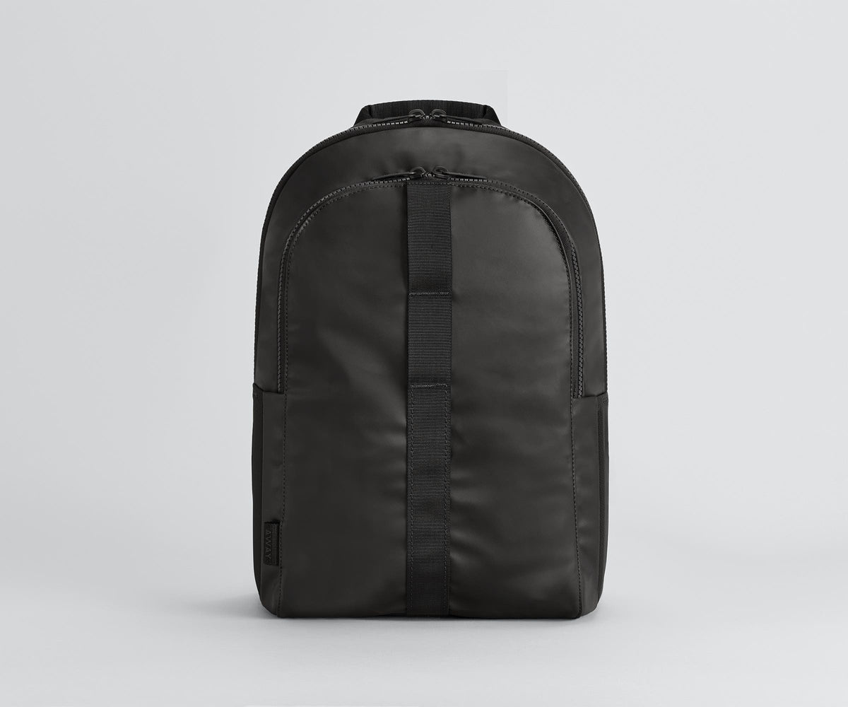Front view of the Active Backpack 26L and the front webbing loops