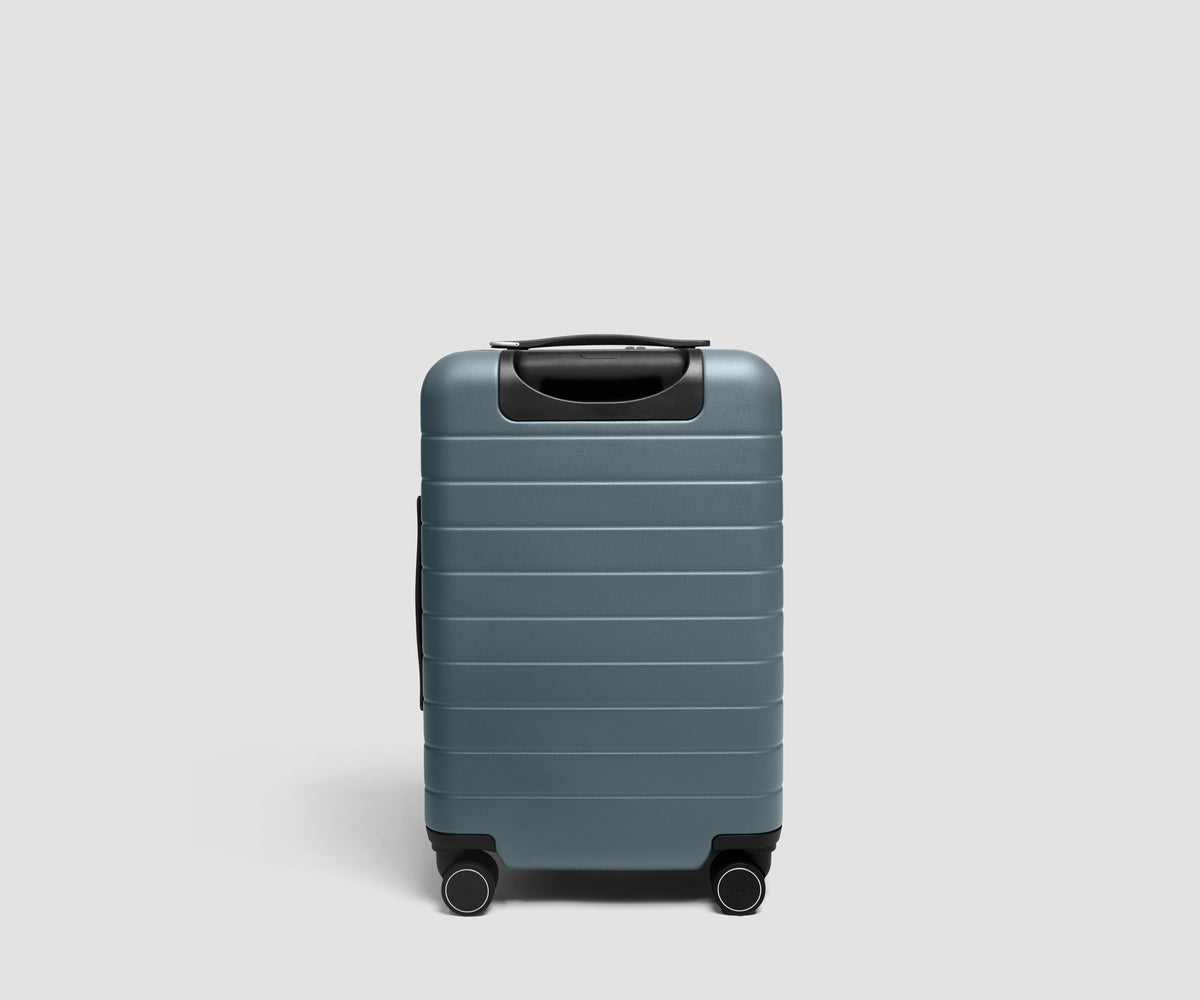 The Carry-On 3 in Coast Blue