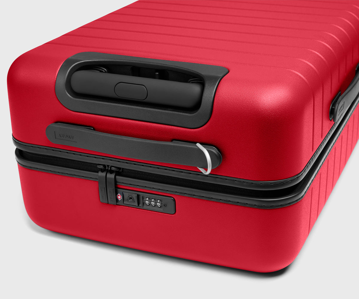 The Medium Flex 3 in Cherry Red