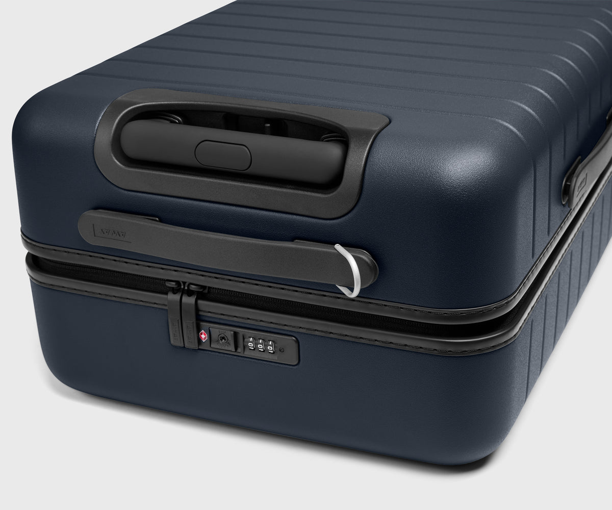 The Medium Flex 3 in Navy Blue