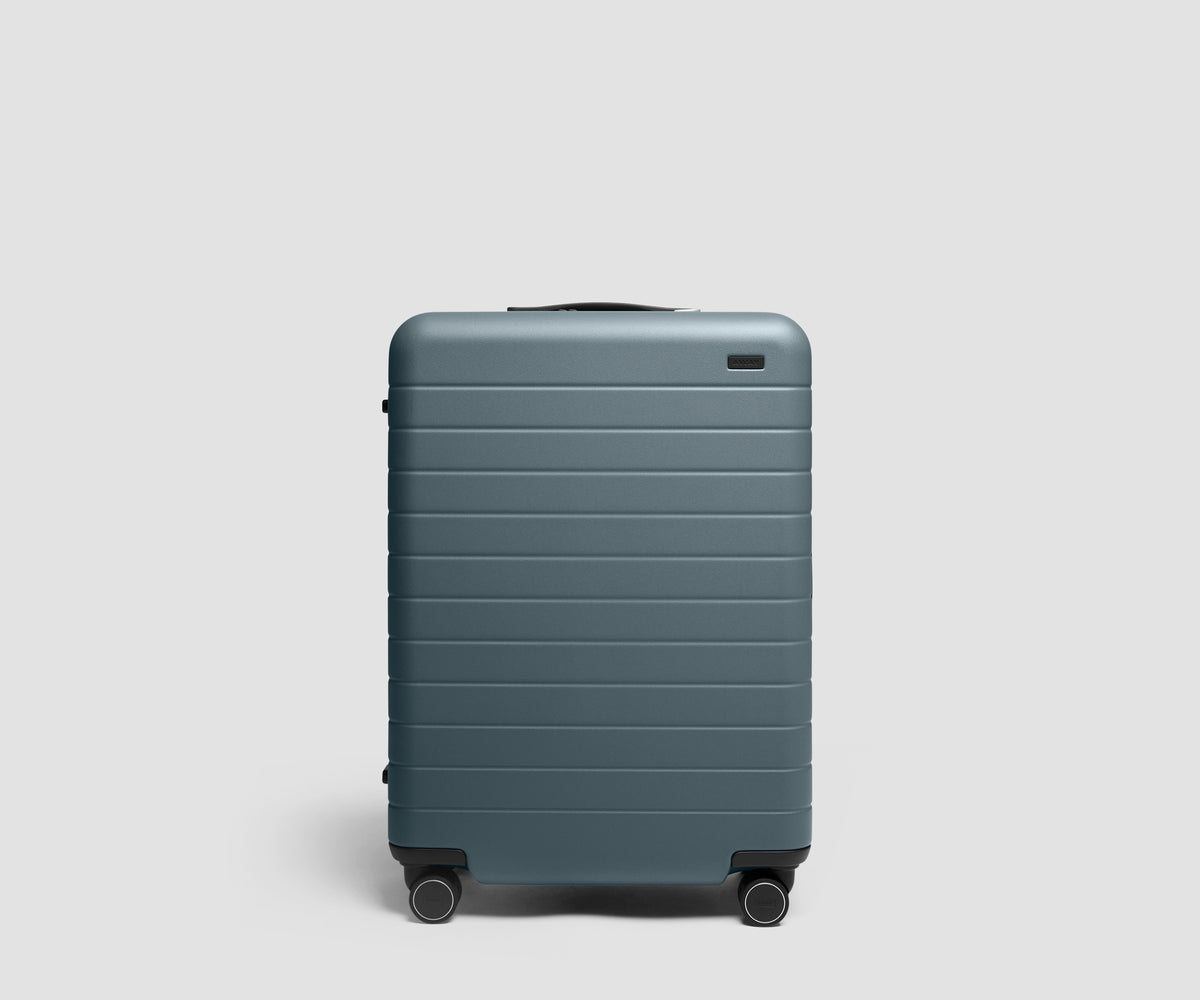 The Medium 3 in Coast Blue