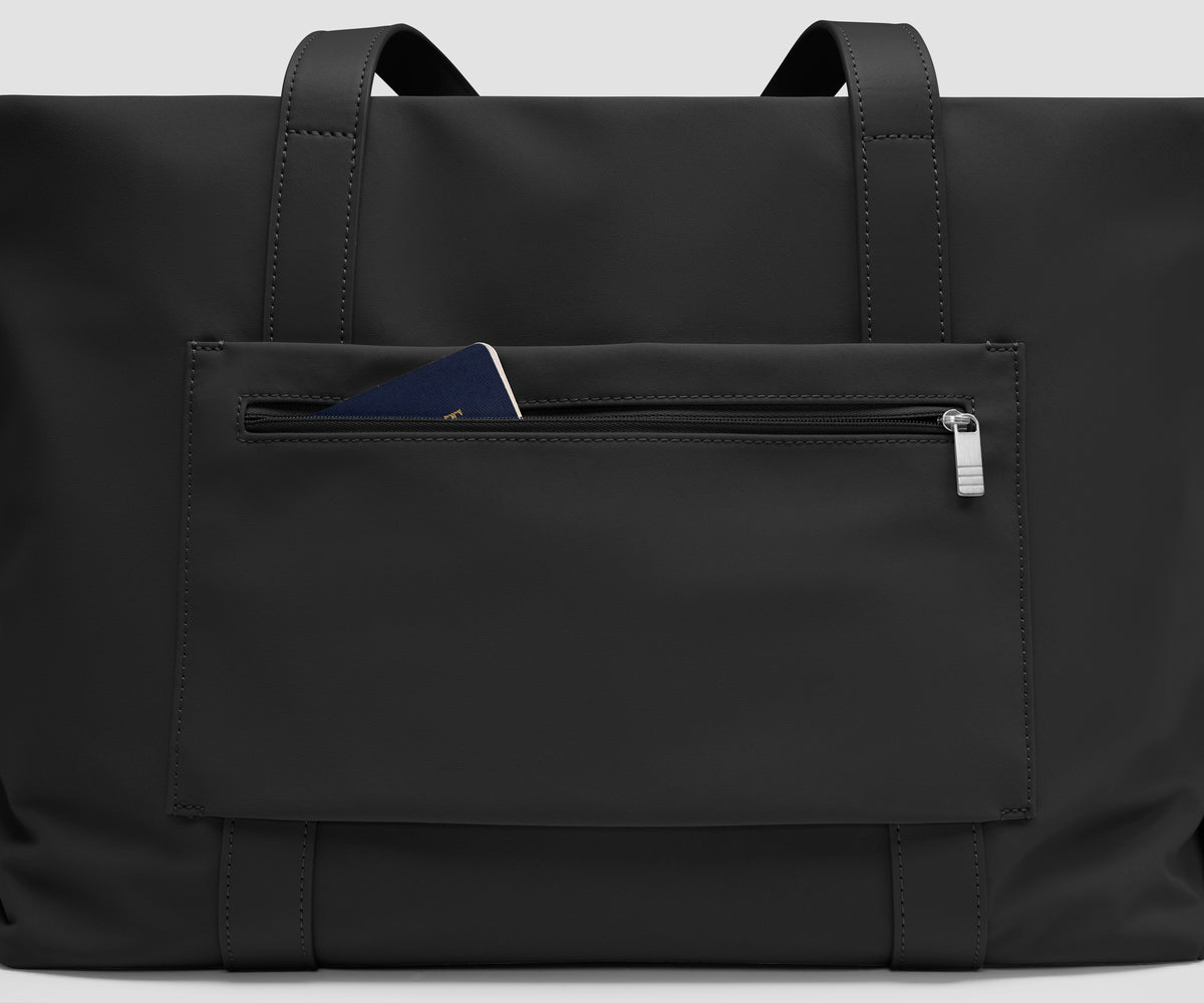 Signature Tote in Jet Black