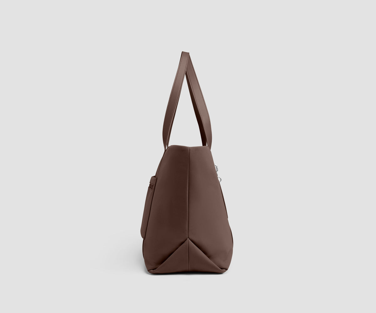 Signature Tote in Chocolate Brown