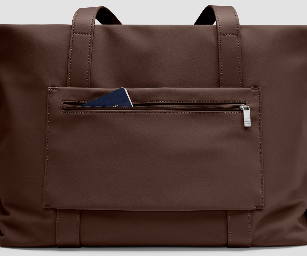 Signature Tote in Chocolate Brown