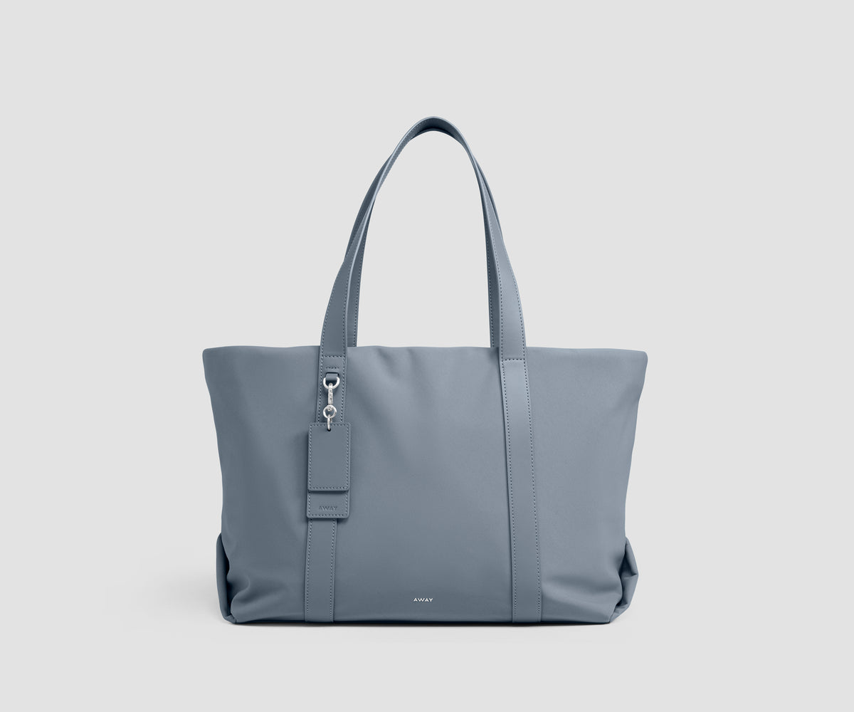 Signature Tote in Coast Blue