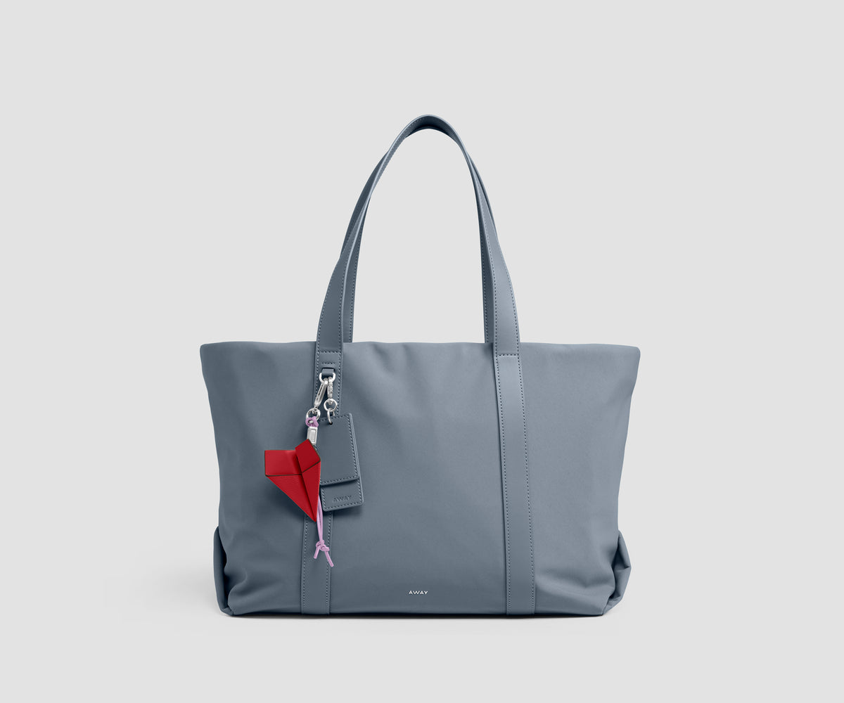 Signature Tote in Coast Blue