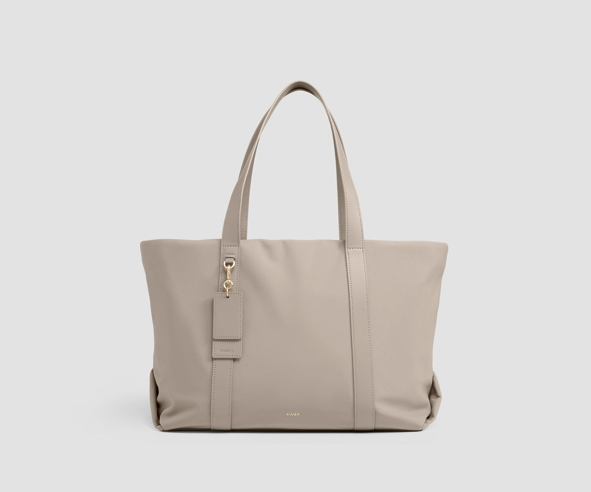 Signature Tote in Dune Taupe
