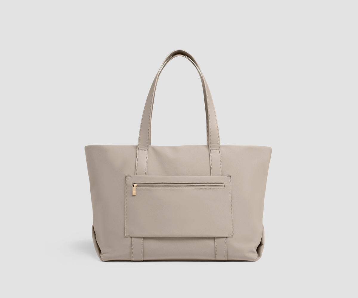 Signature Tote in Dune Taupe