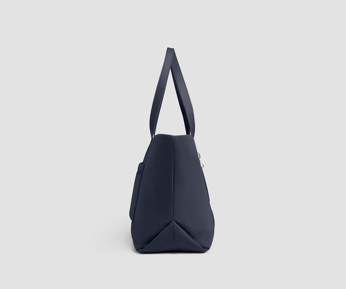 Signature Tote in Navy Blue