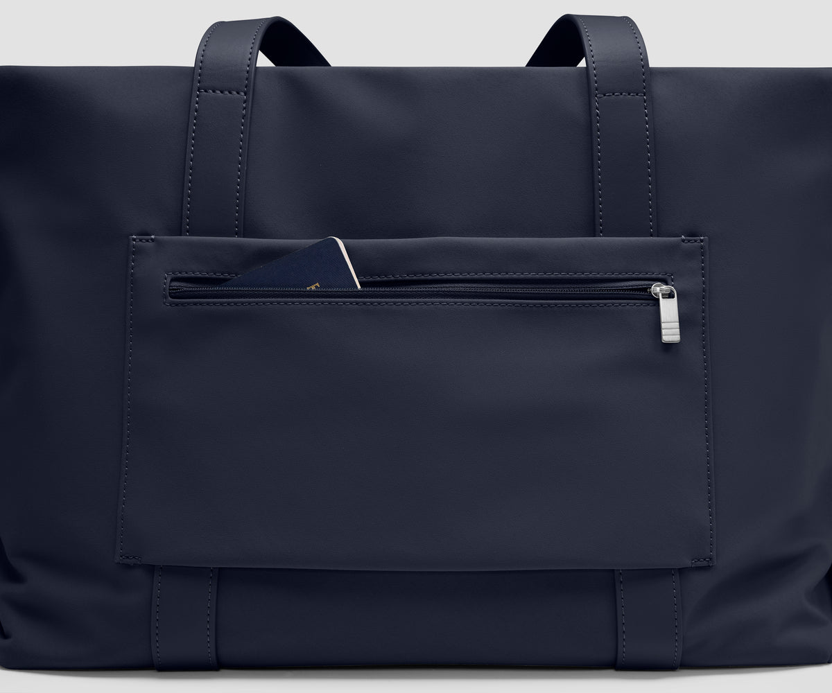 Signature Tote in Navy Blue