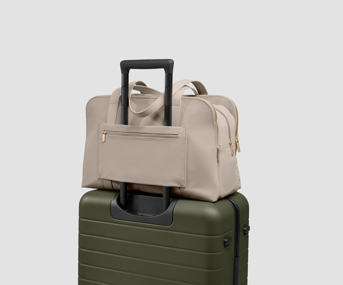 Signature Triple Zip Duffle in Dune Taupe