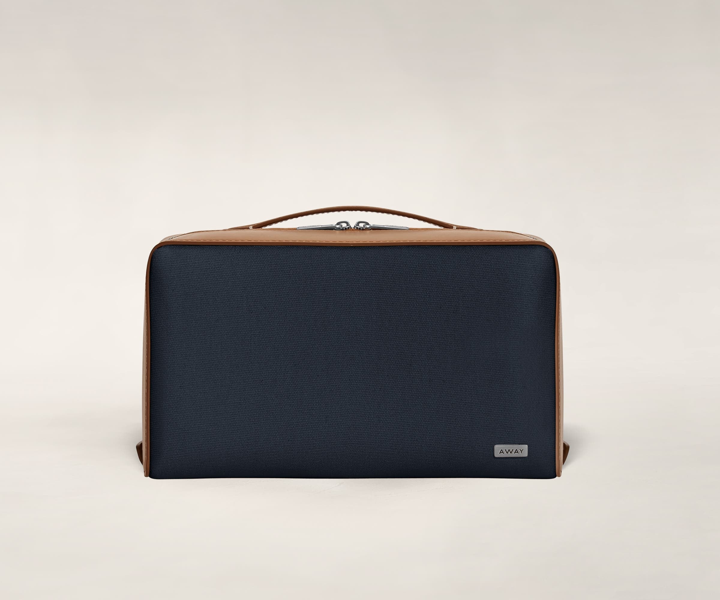 The Large Toiletry Bag in Marine