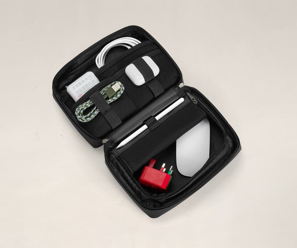 Large Tech Case in Jet Black | Away