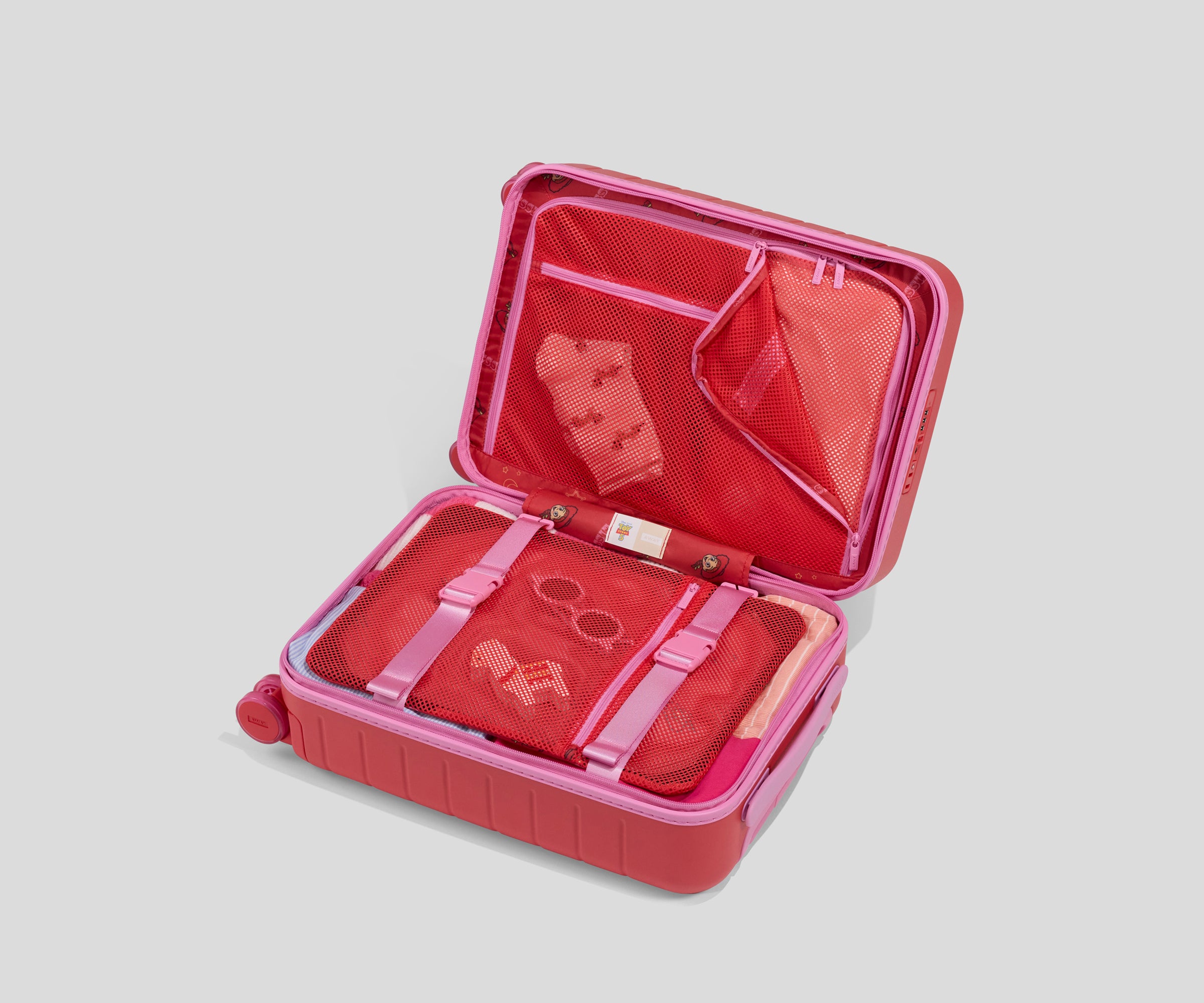 【Na】トイストーリー５　トラベルバッグ Toy Story 5 Kids Carry-On in Jessie Red | Away