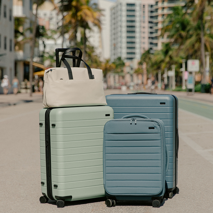 Away Bags () Away Bags