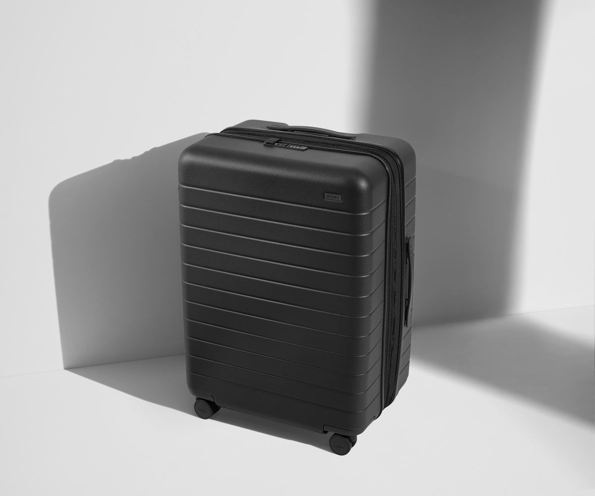 The Medium Flex Suitcase | Away (Black)