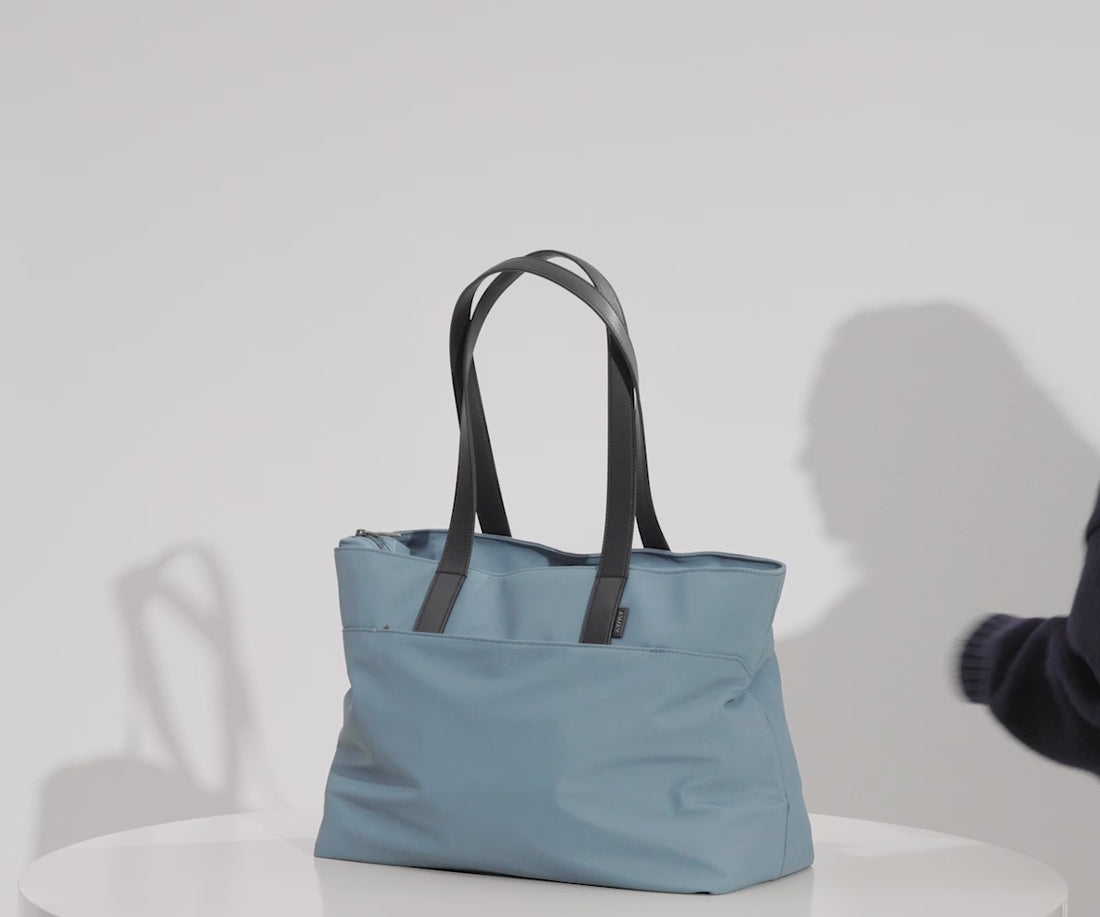 Everywhere Tote in Jet Black